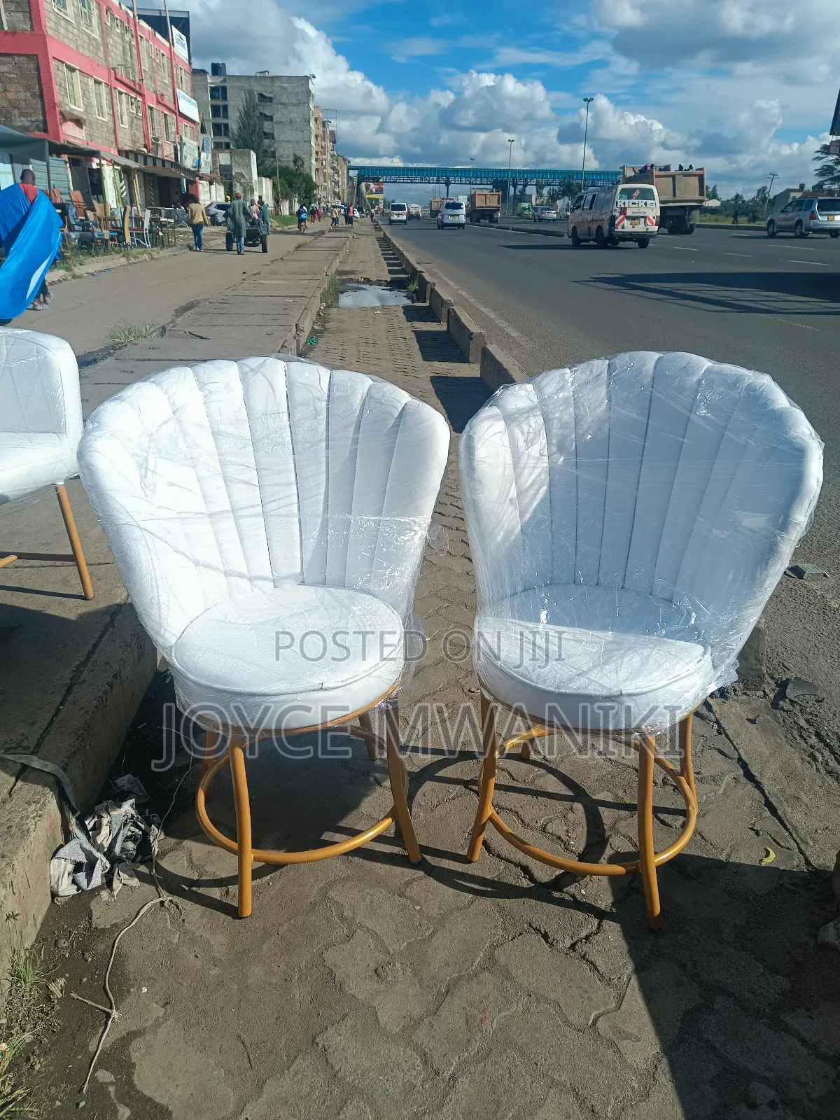 Manicure Flower Seats, White and Gold 
