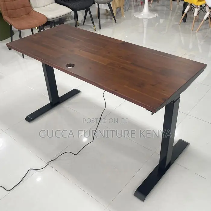 Office Table: Office Modern Lift Table 1400mm Wood Top