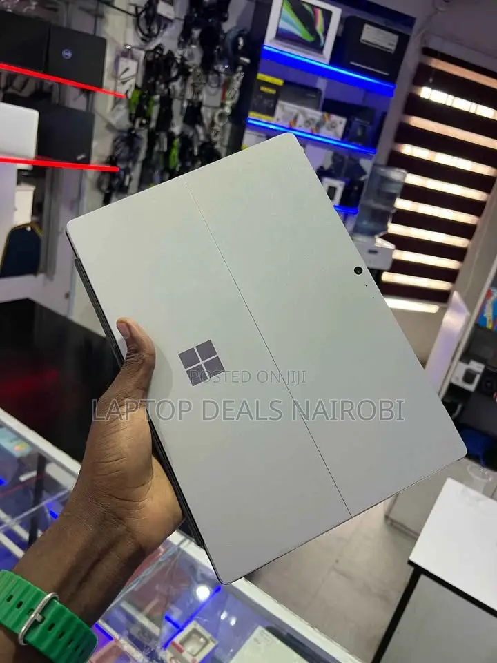 New Laptop Microsoft Surface Pro 4 8GB Intel Core I7 SSD 256GB