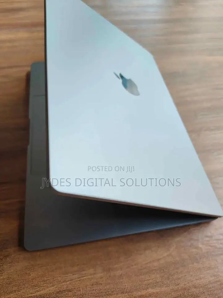 Laptop Apple MacBook Pro 2021 M1 6GB Intel Core i7 SSD 512GB