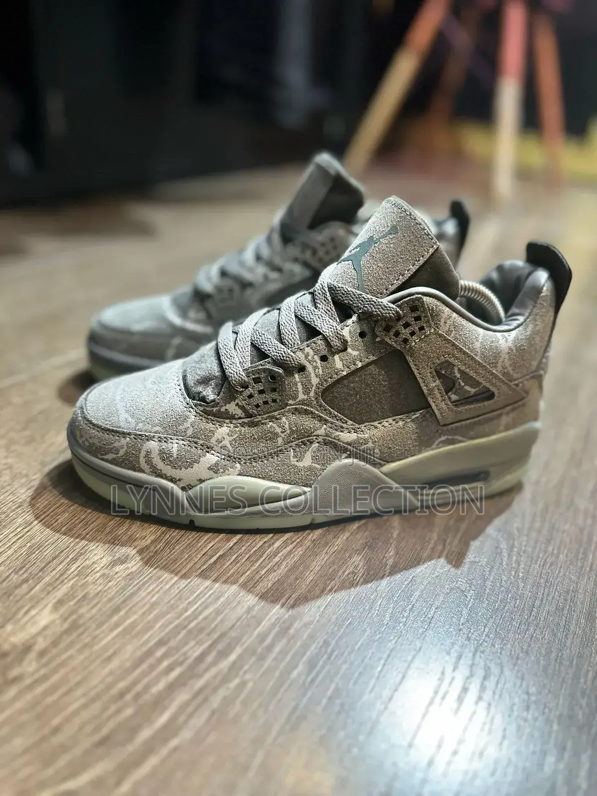 Jordan 4 Retro Kaws