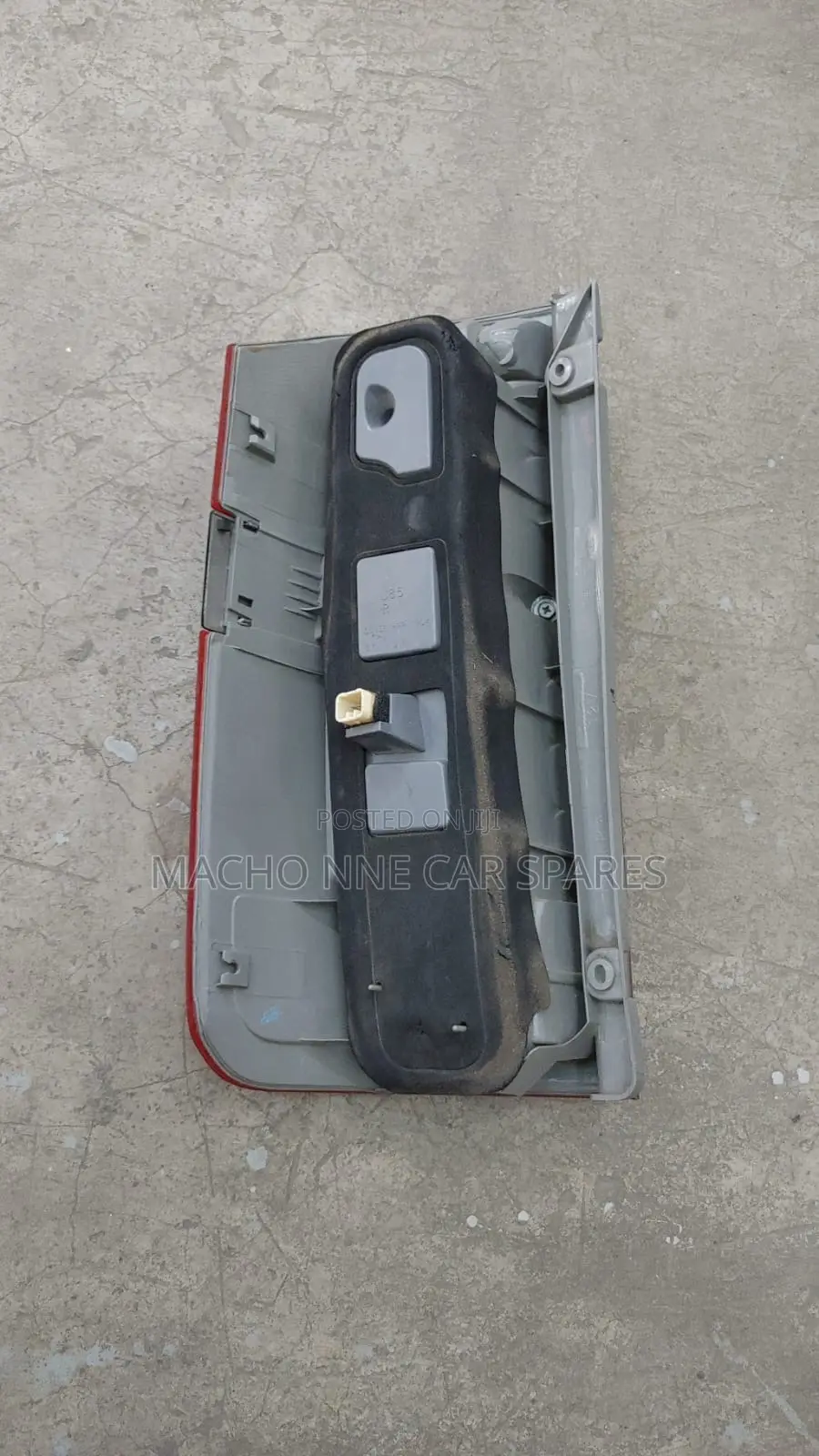 Toyota Noah 2005 Taillight