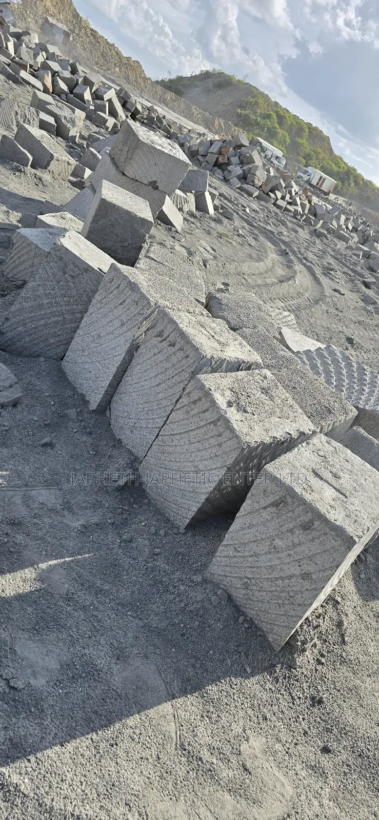 Machine Cut Stones/Block Za Ndarugo