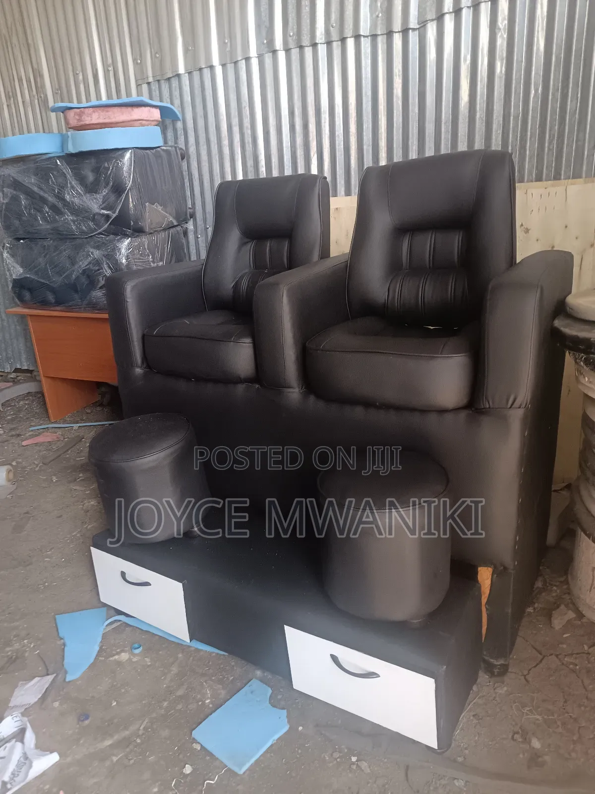 Black and White, 2 Seater Separate Pedicure Seat 