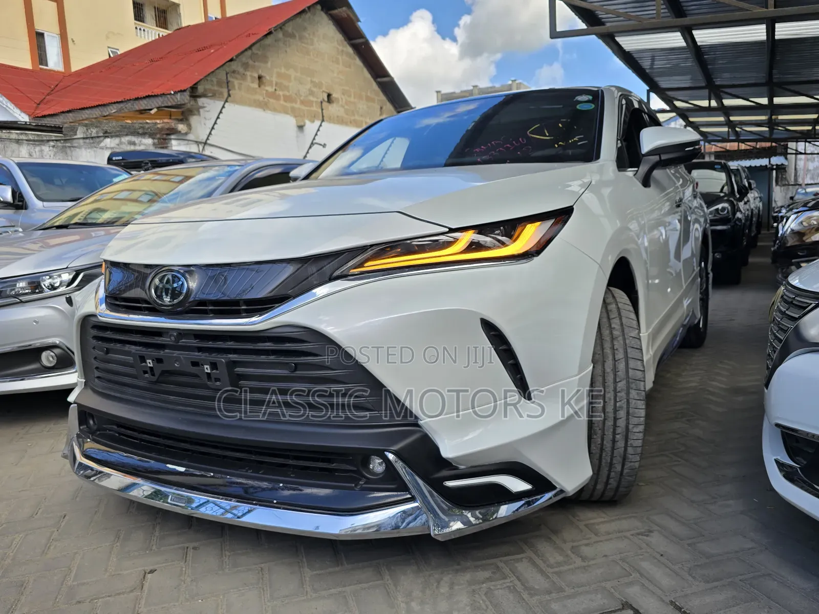 Toyota Harrier 2.0 2021 White