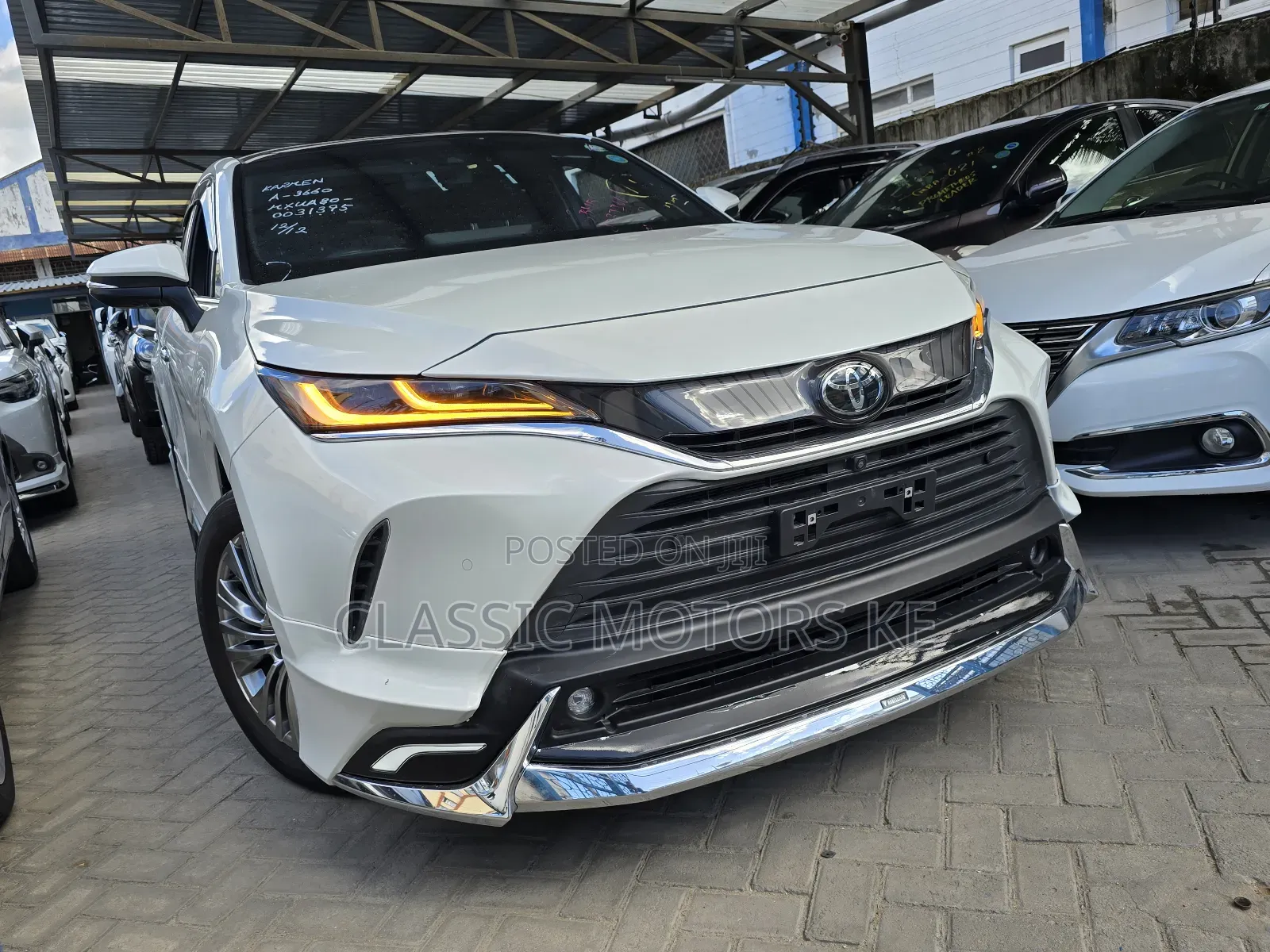 Toyota Harrier 2.0 2021 White