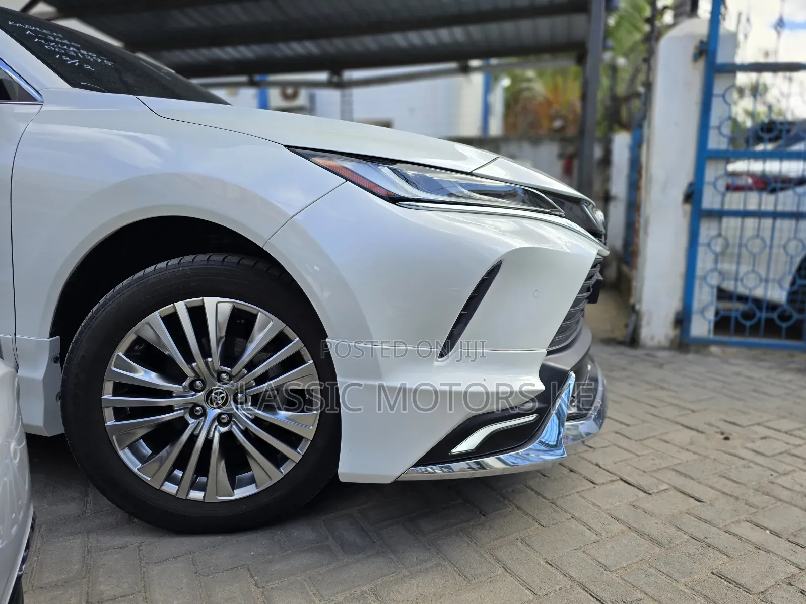 Toyota Harrier 2.0 2021 White