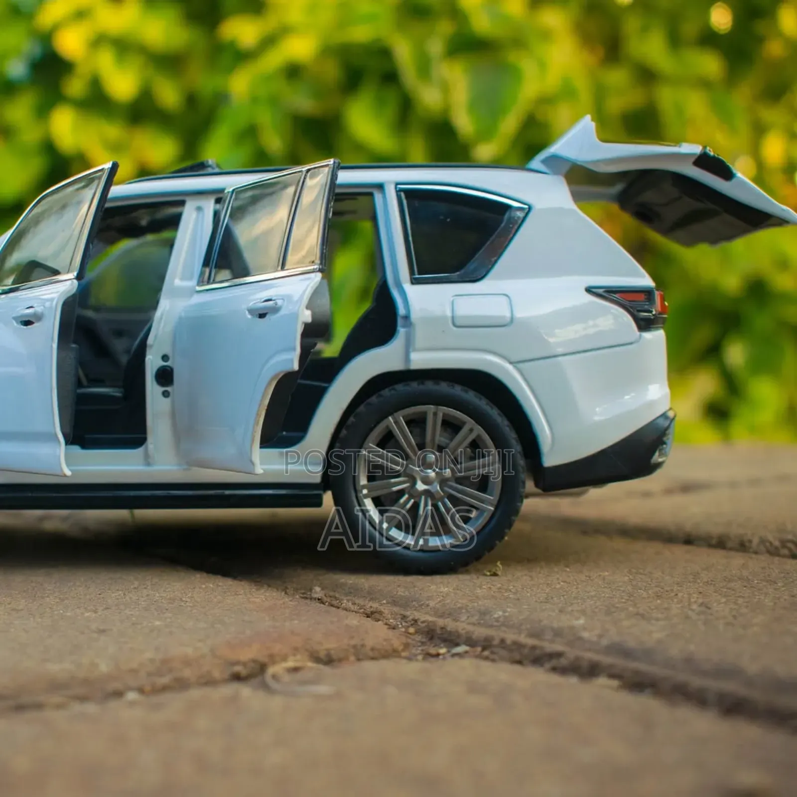 Lexus Lx 600 Metallic Model Car
