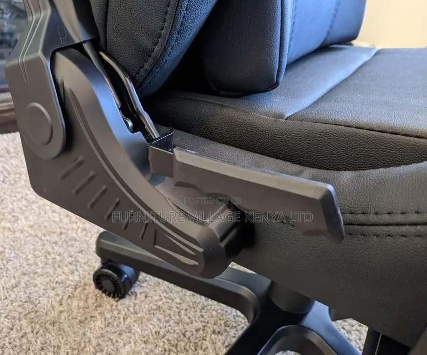 Office Chairs:Deluxe Black Leather Office Gaming Chair