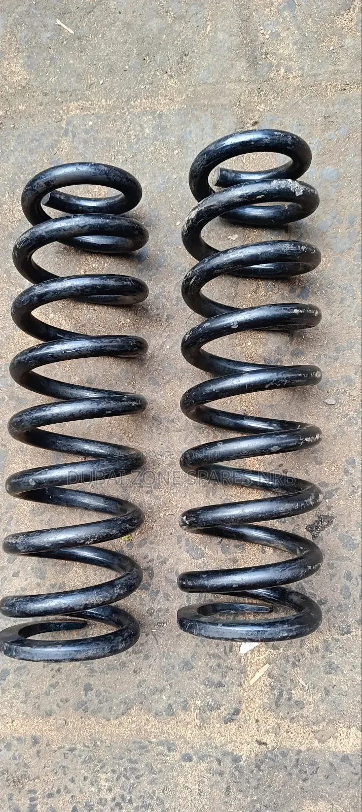 Land Cruiser V8 200-Series Coil Springs.