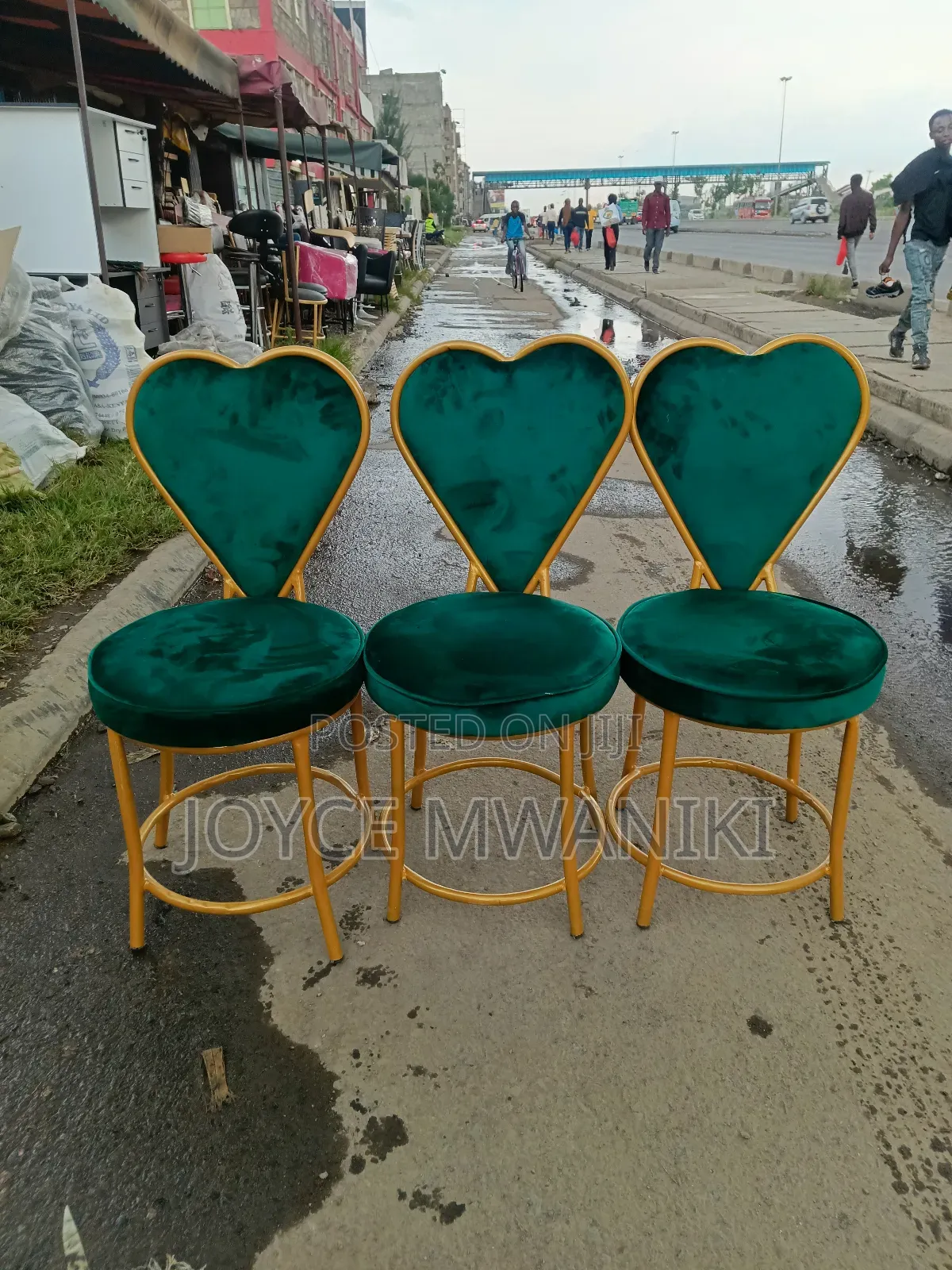 Green/ Gold Love Manicure Seats 
