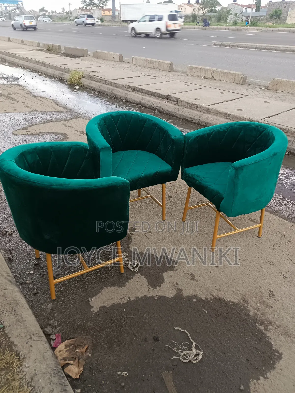 Manicure or Styling Seats, Green and Gold 