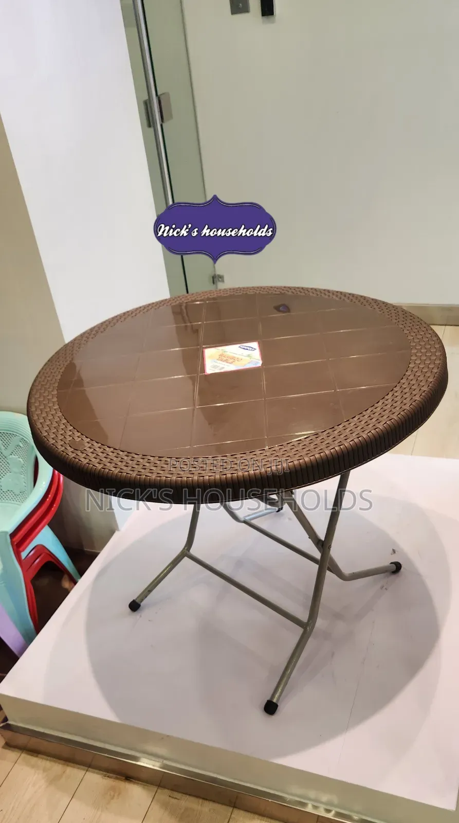 Round Plastic Table With Foldable Metal Legs