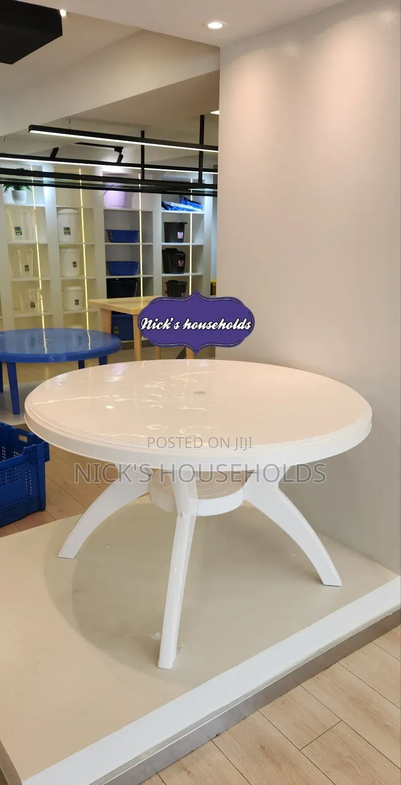 Round Plastic Table With Umbrella Hole