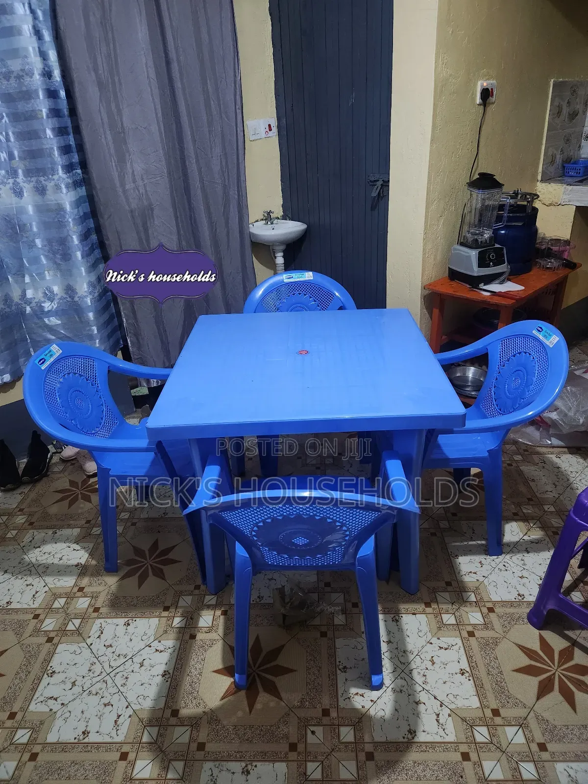 Dinning Plastic Chairs With a Plastic Table Set