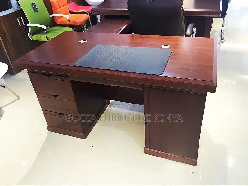 Office Tables: Modern Manager’S Office Work Desk (1200mm)