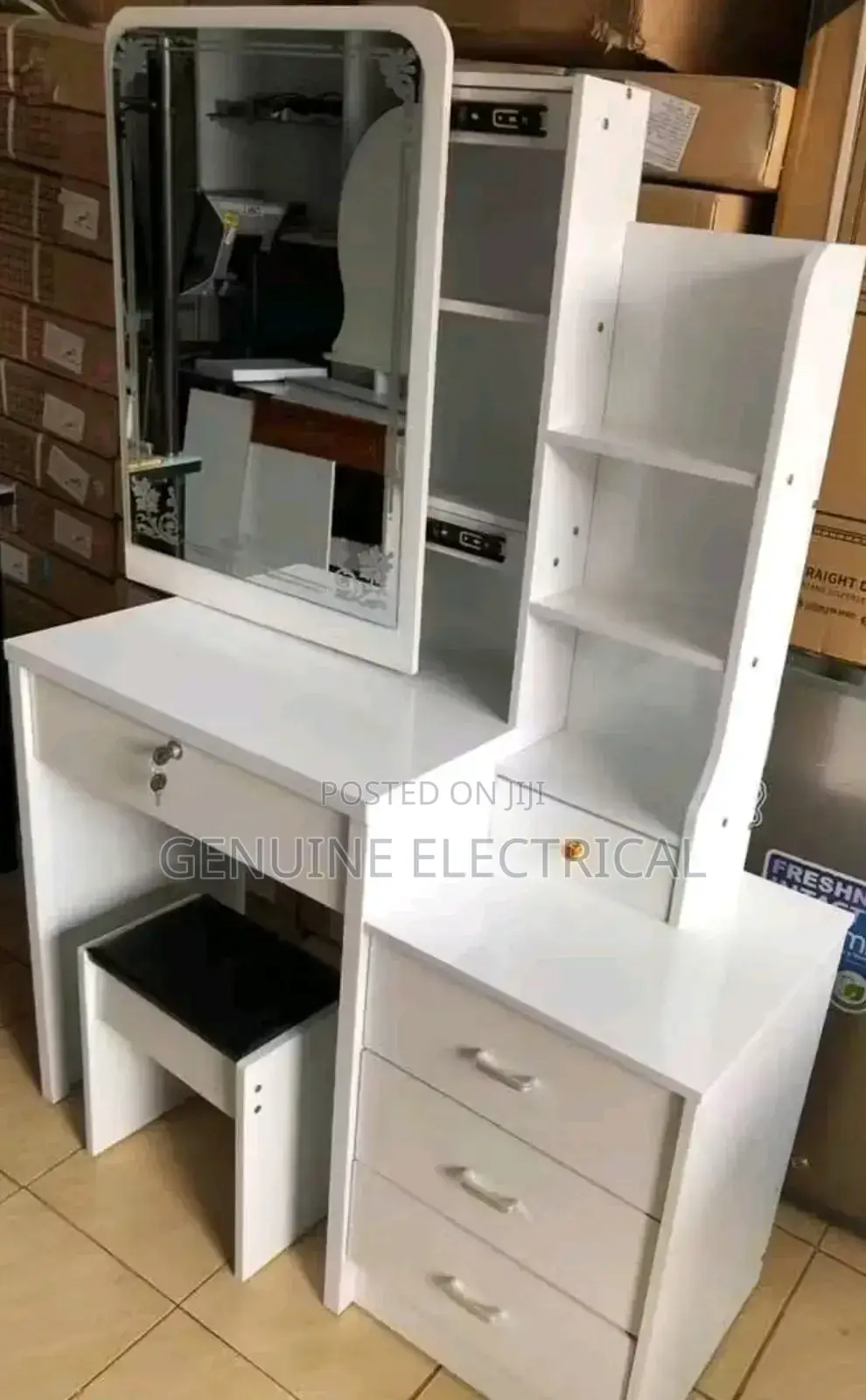 Executive Dresses Table