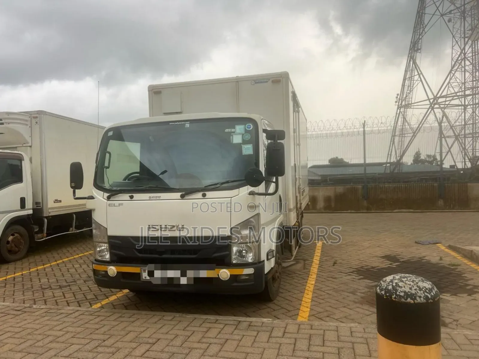 Isuzu Elf 2016