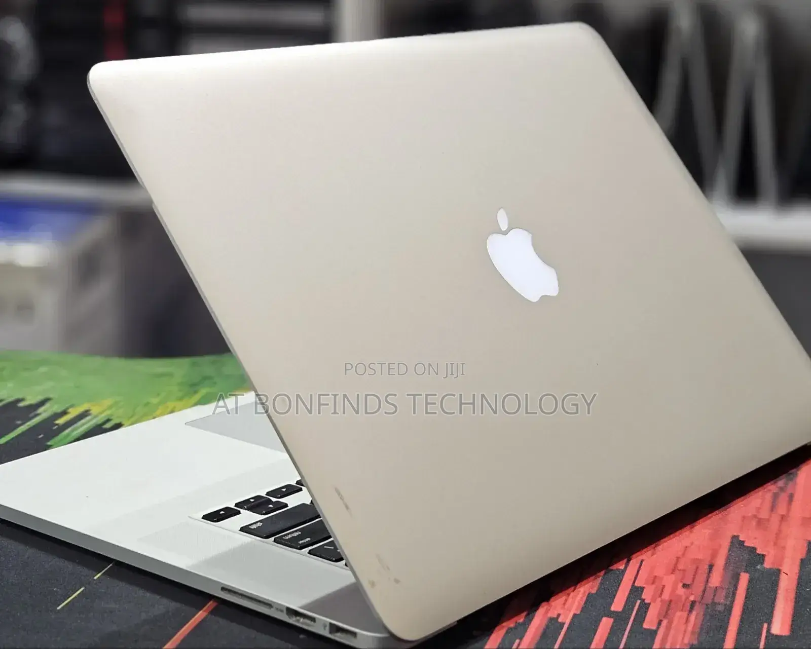 Laptop Apple MacBook Pro 2015 16GB Intel Core I7 SSD 256GB