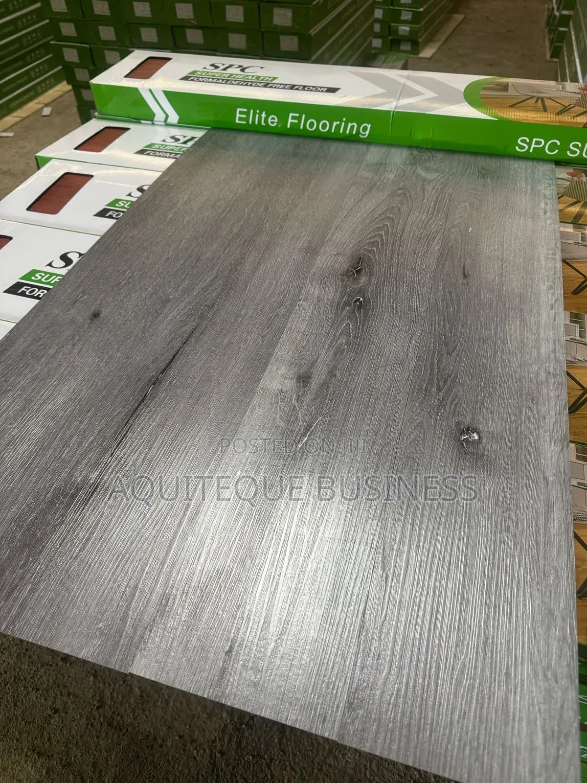 Vinyl Flooring, Scratch Free
