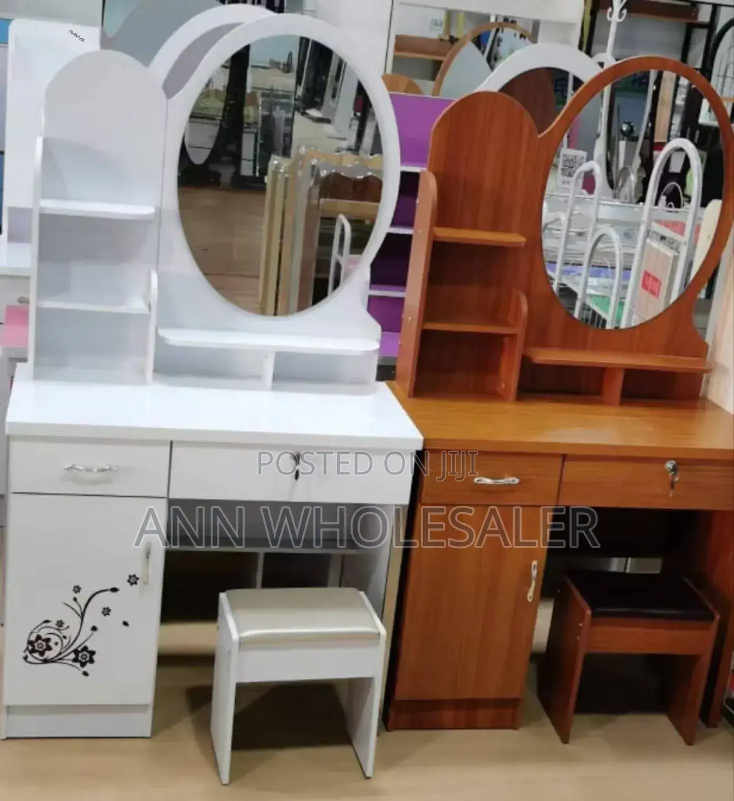 New Arrivals White Dressing Table With Mirror M/8
