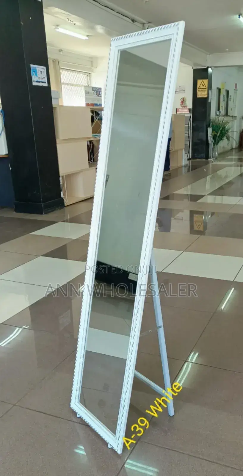 Portable Dressing Mirror / a-39 White