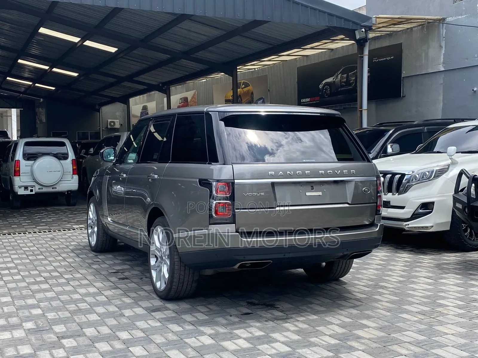 Land Rover Range Rover Vogue 2019 Gold
