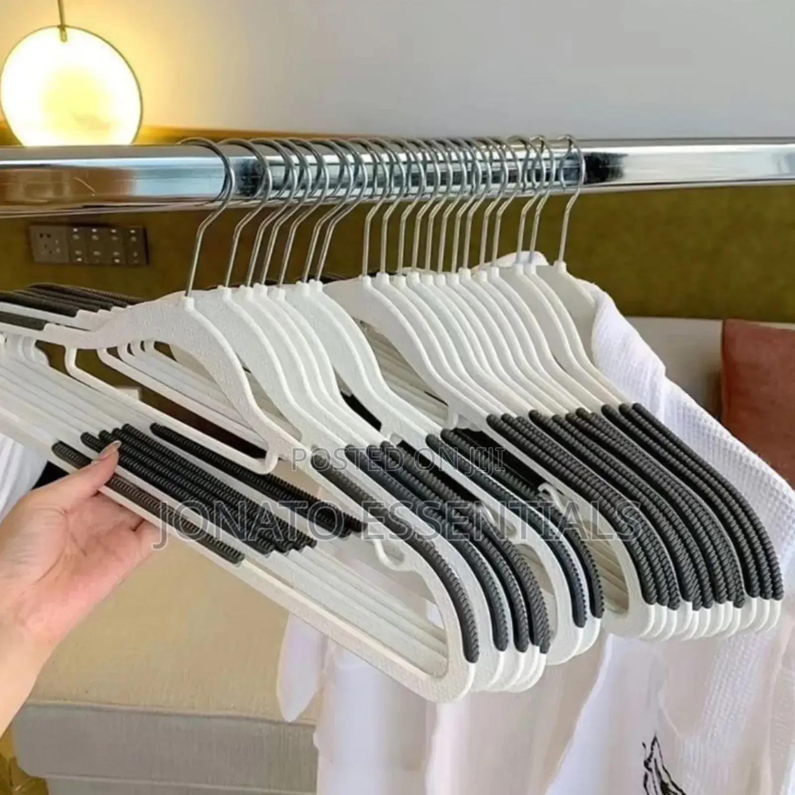 10 Piece Traceless Clothes Hangers