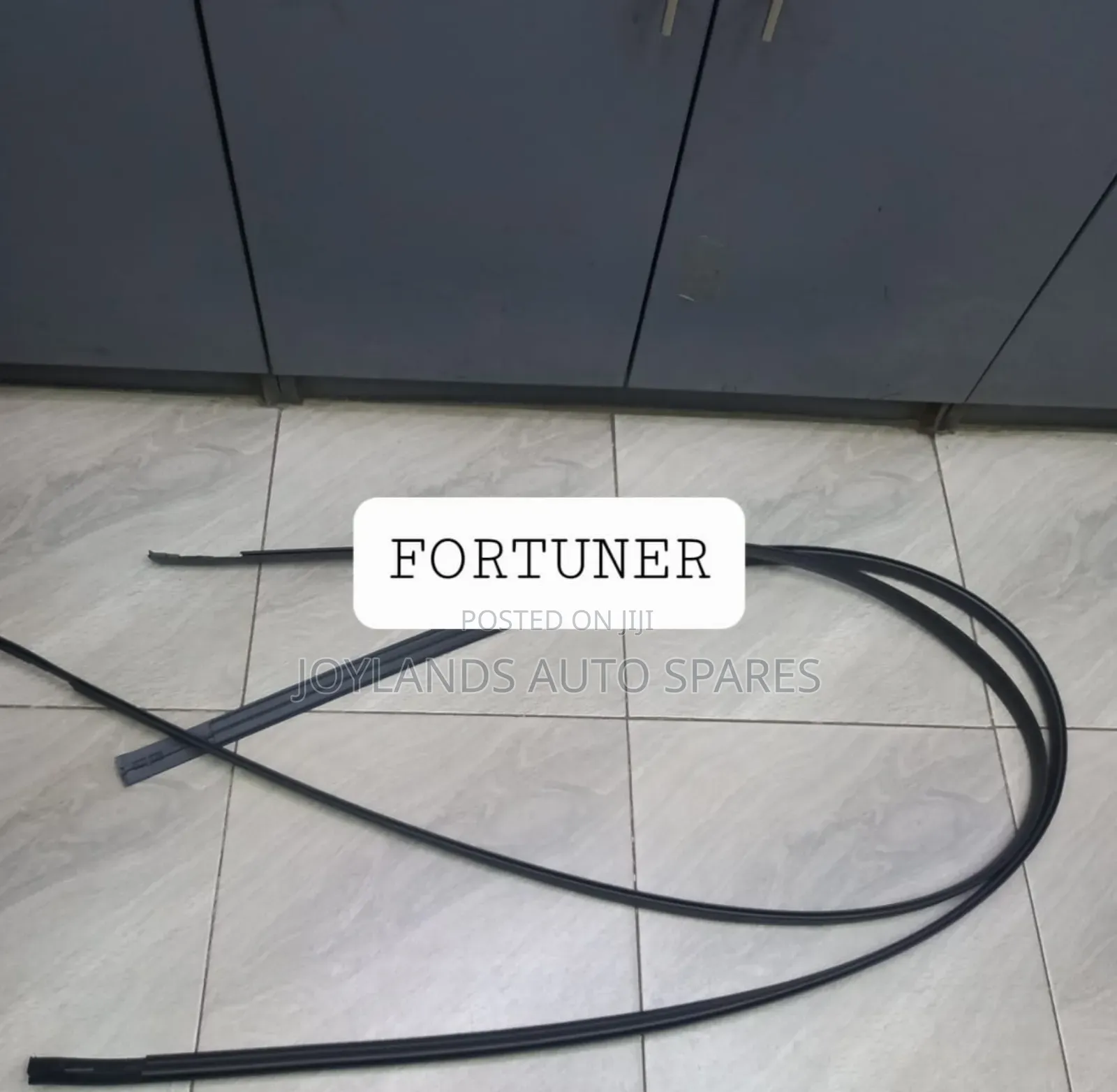Toyota Fortuner Roof Moulding