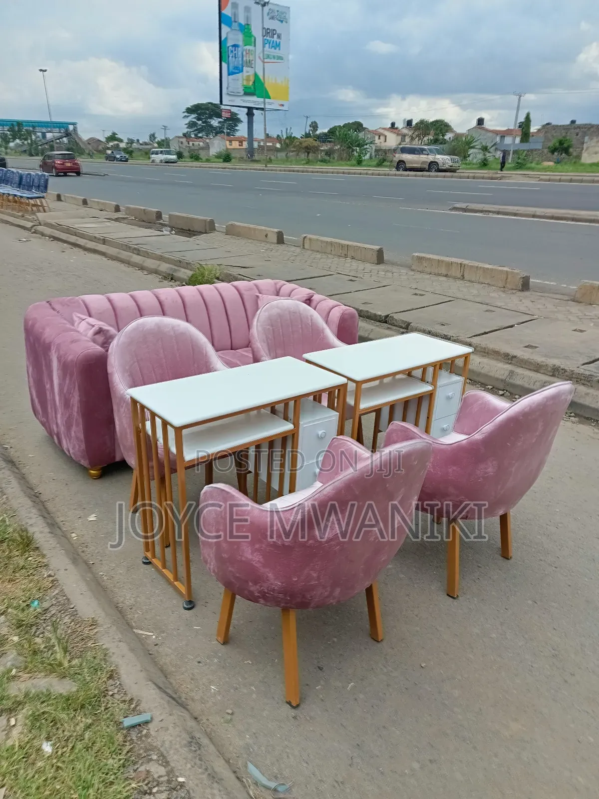 Salon Waiting Seat, 2 Manicure Sets, Baby Pink 
