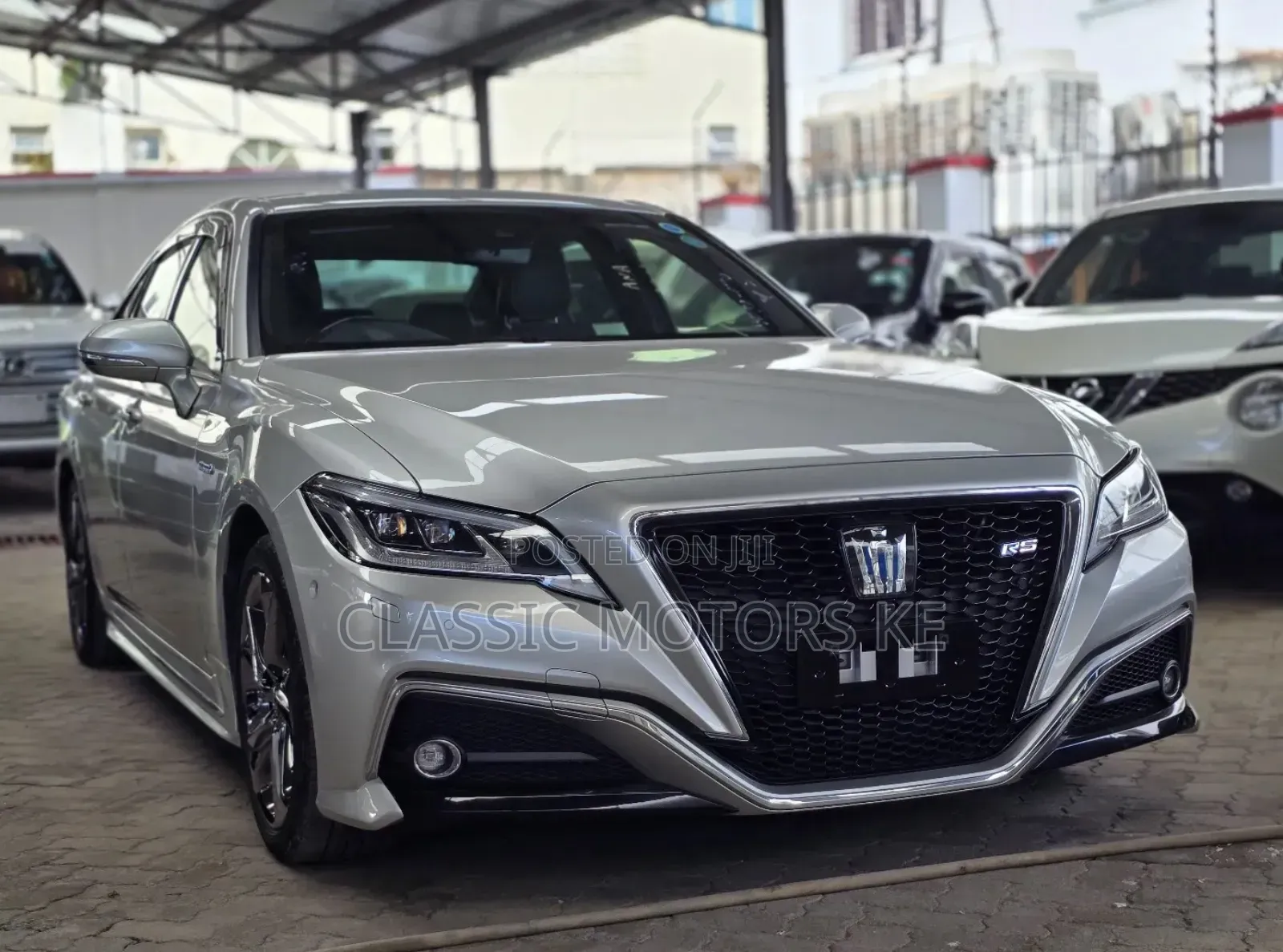 Toyota Crown 2018 Silver
