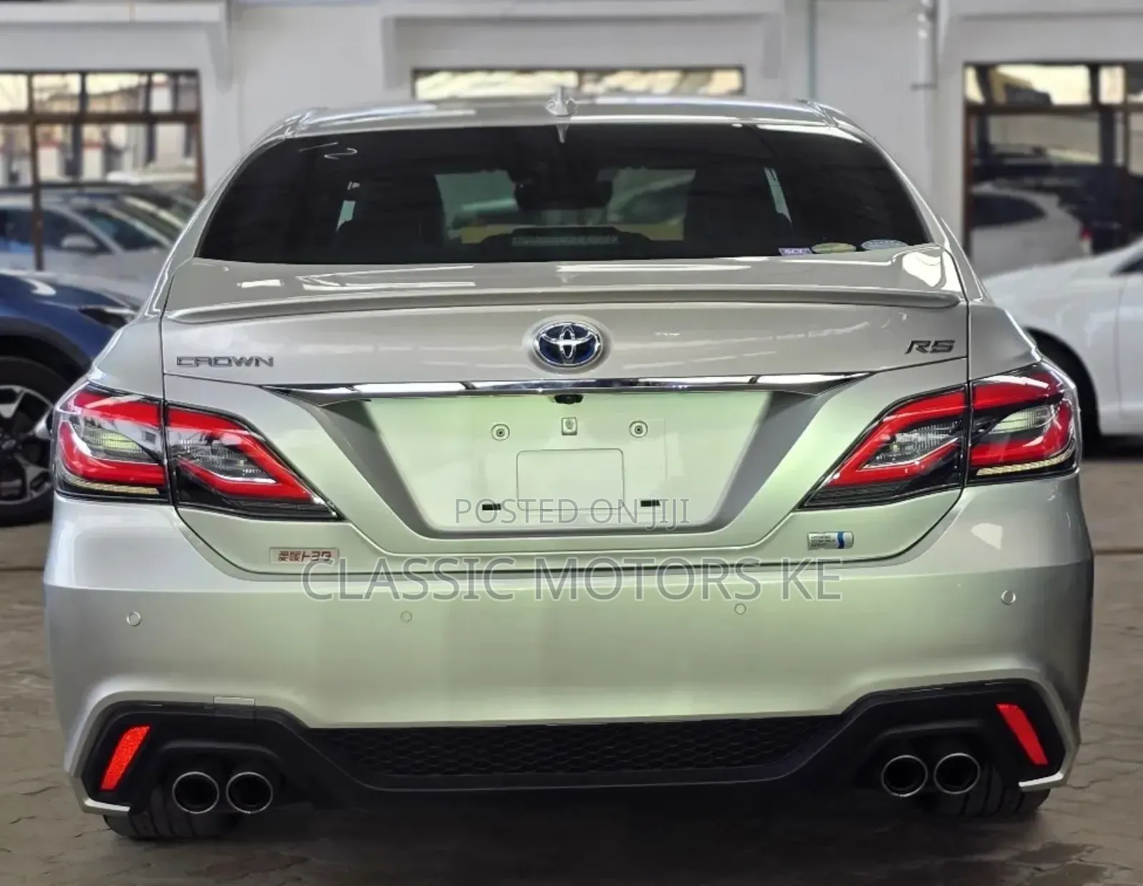 Toyota Crown 2018 Silver