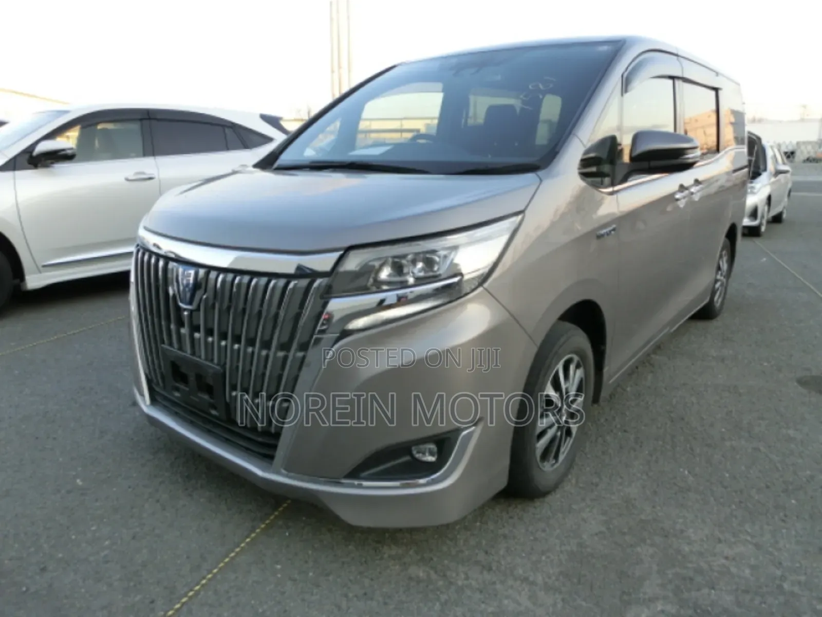 Toyota Esquire 2019 Brown