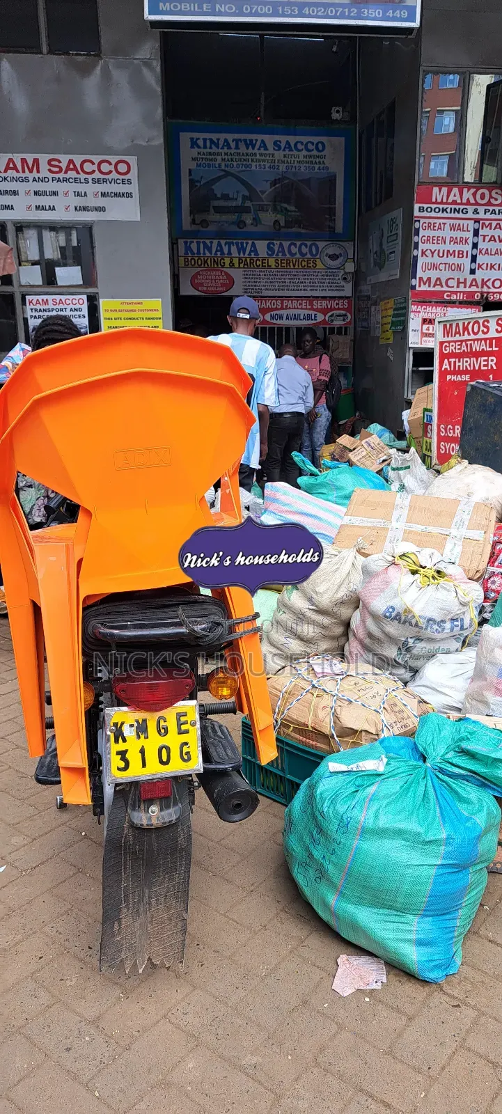 Plastic Chairs With Modern Design