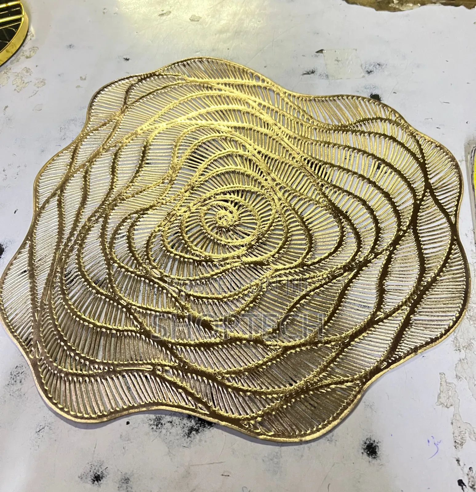 6 PCS Wooven PVC Table Mat Gold