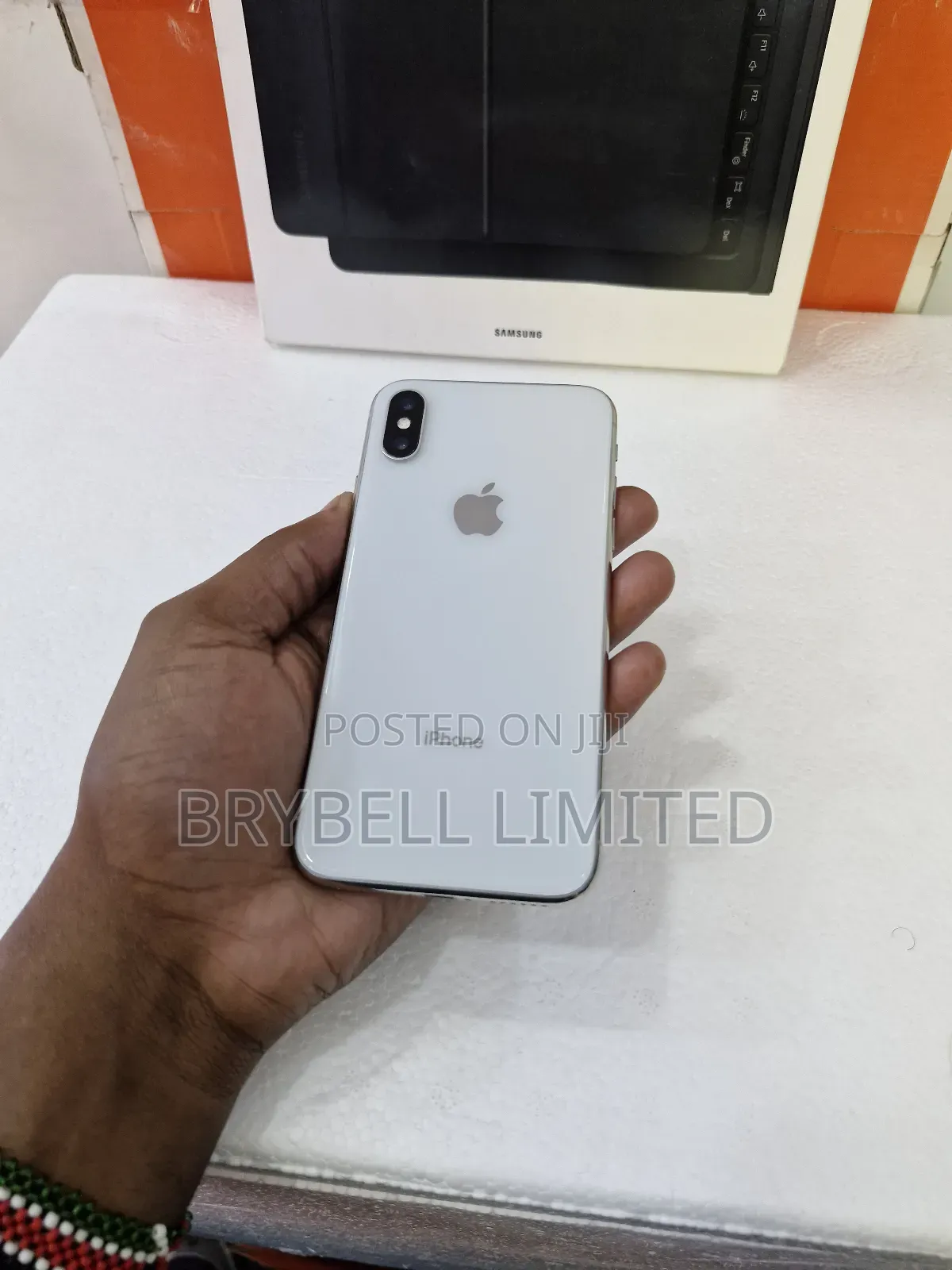 Apple iPhone X 256 GB White