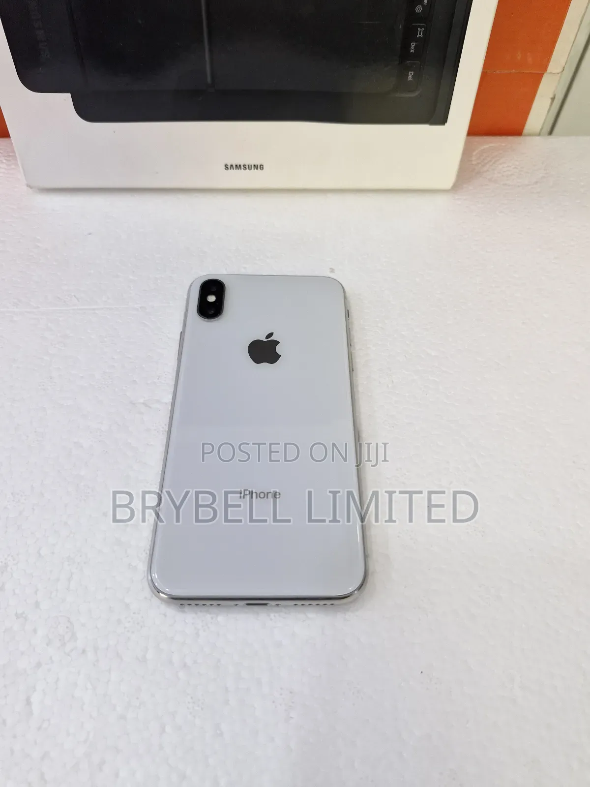 Apple iPhone X 256 GB White