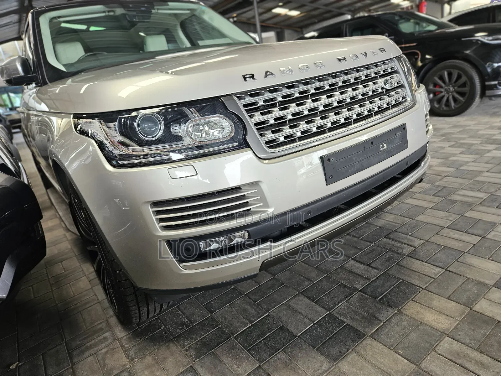 Land Rover Range Rover Vogue 2017 Gold