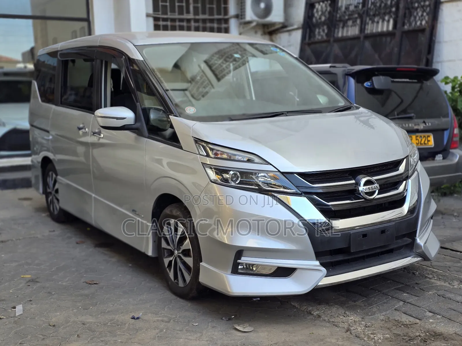 Nissan Serena 2018 Silver