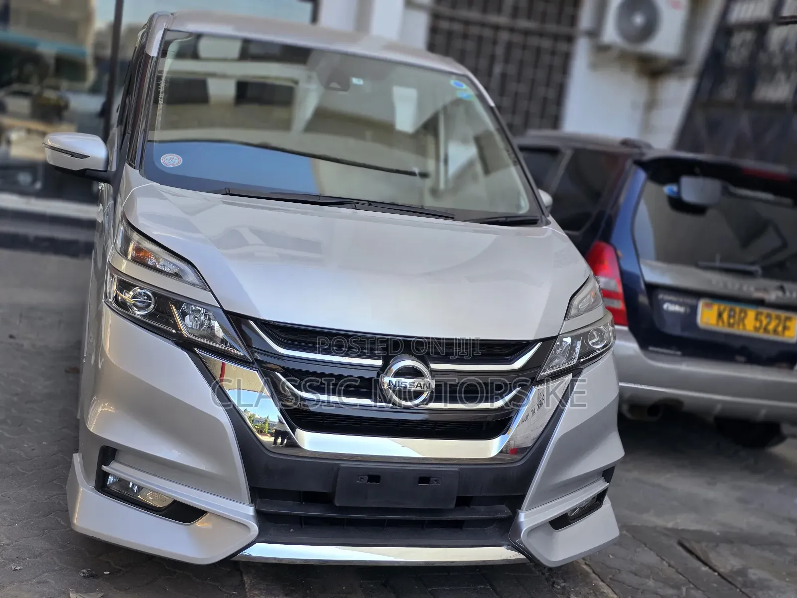 Nissan Serena 2018 Silver
