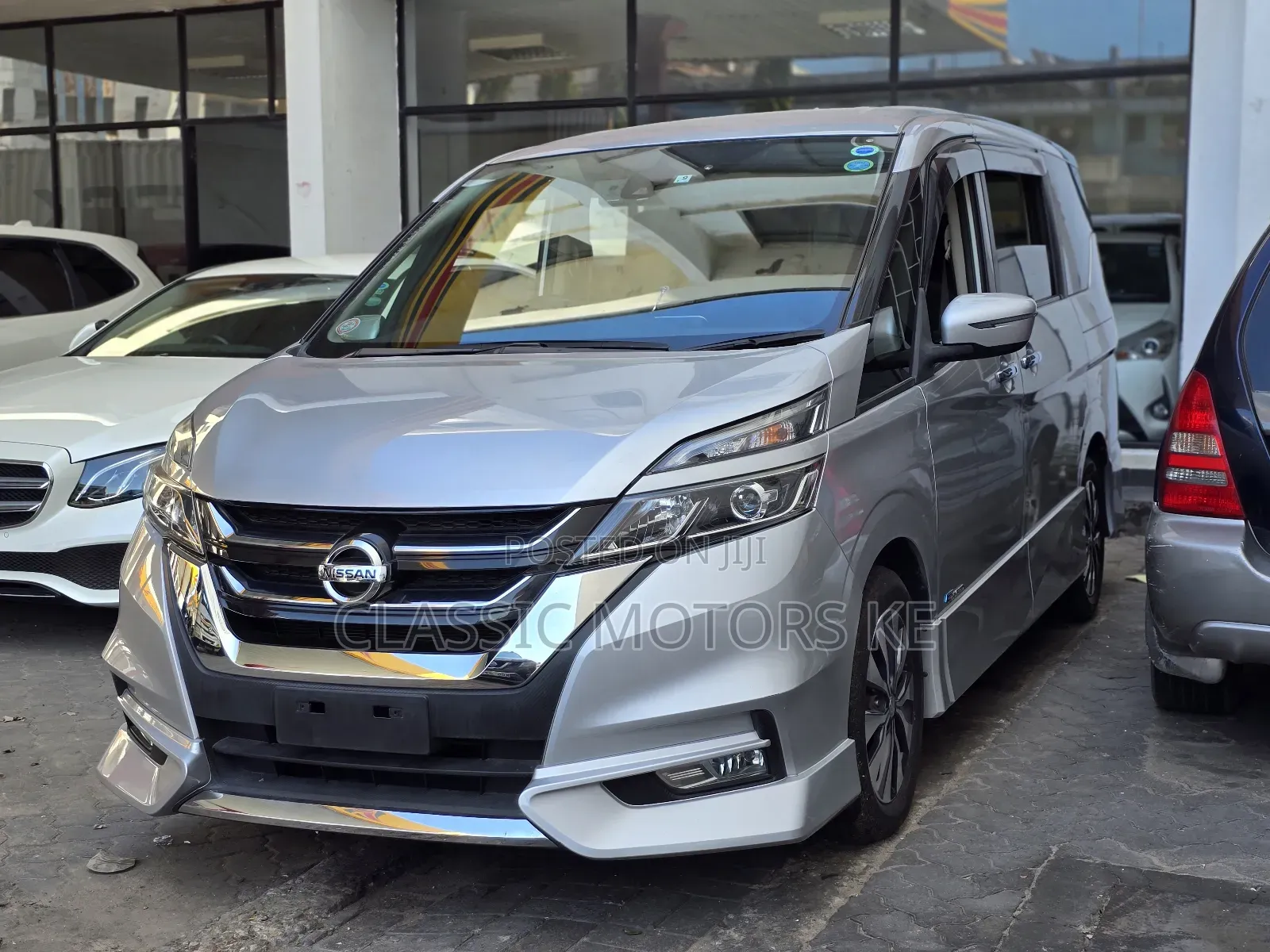 Nissan Serena 2018 Silver