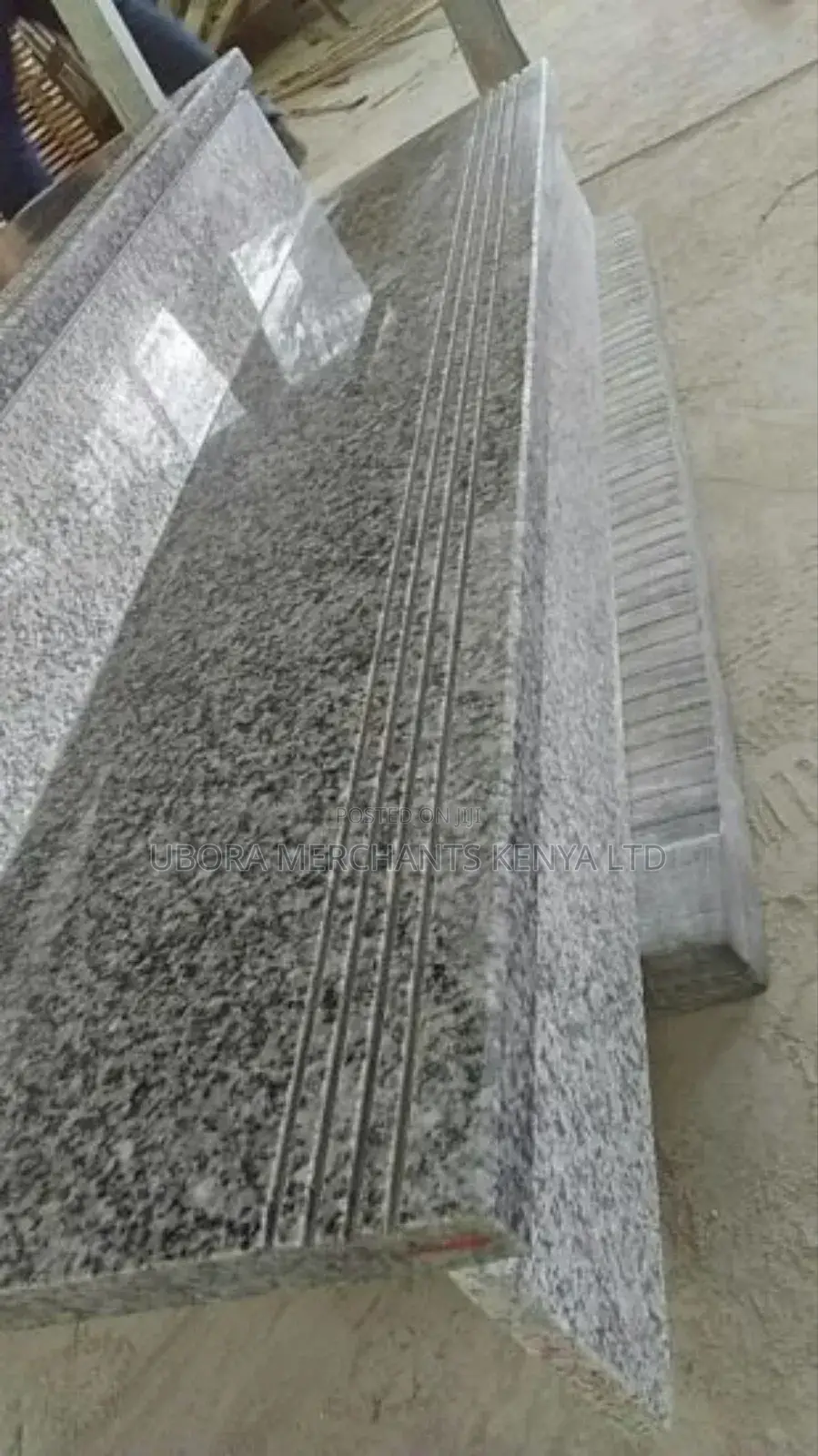 Light Granite White Step Staircase With Antislip Grooves