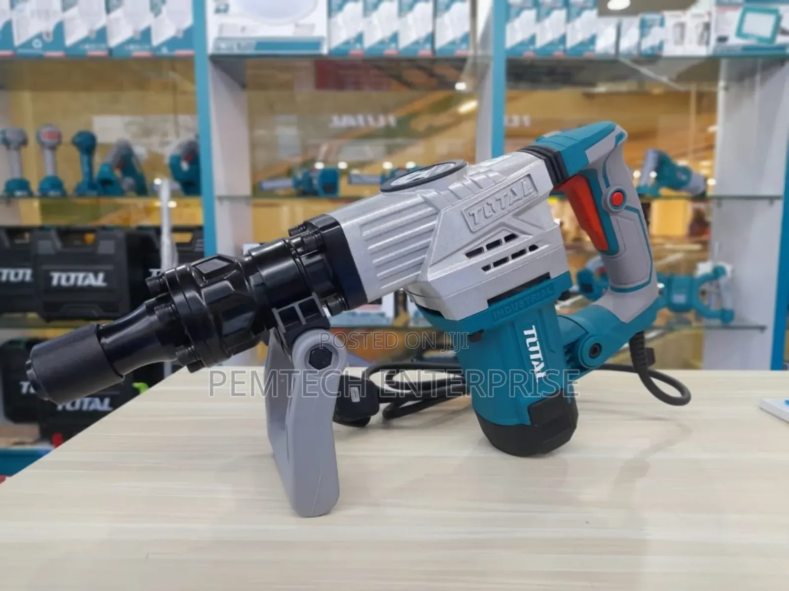 Total Th2130016 1300w Concrete Breaker