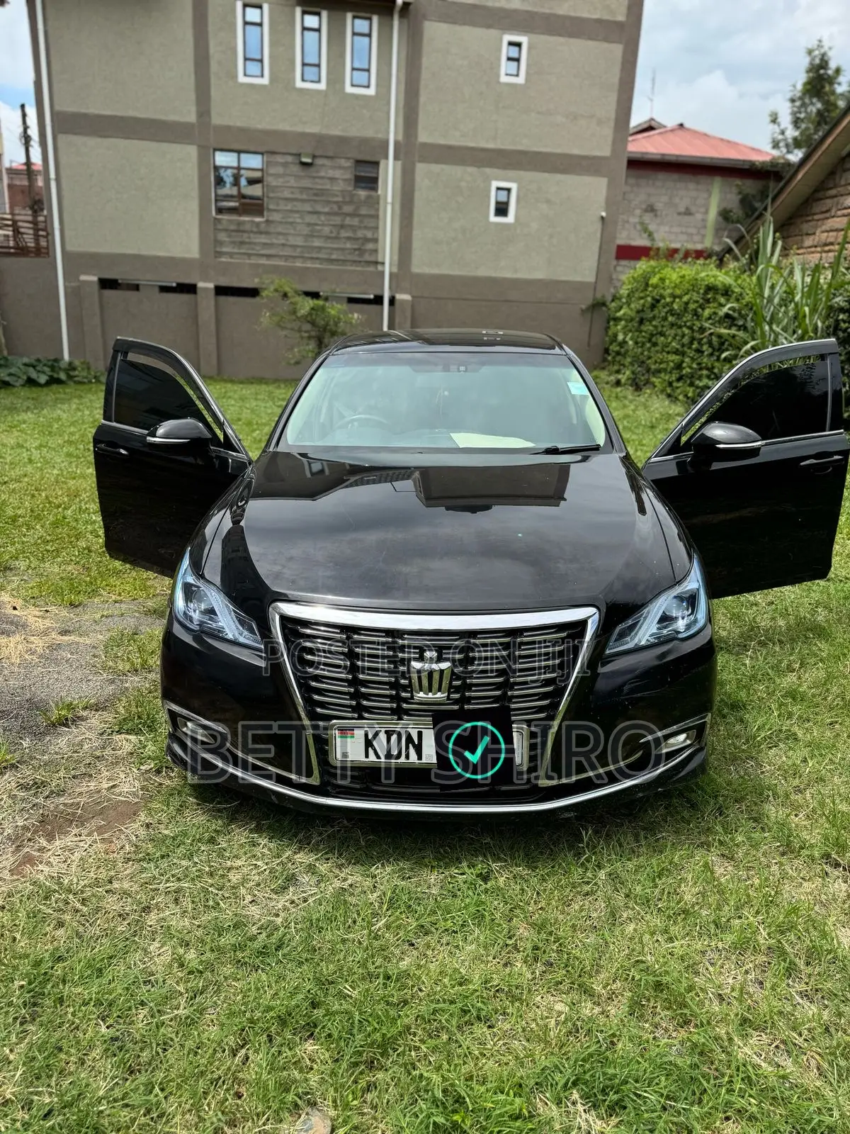 Toyota Royal Crow for Car Rental/Car Hire