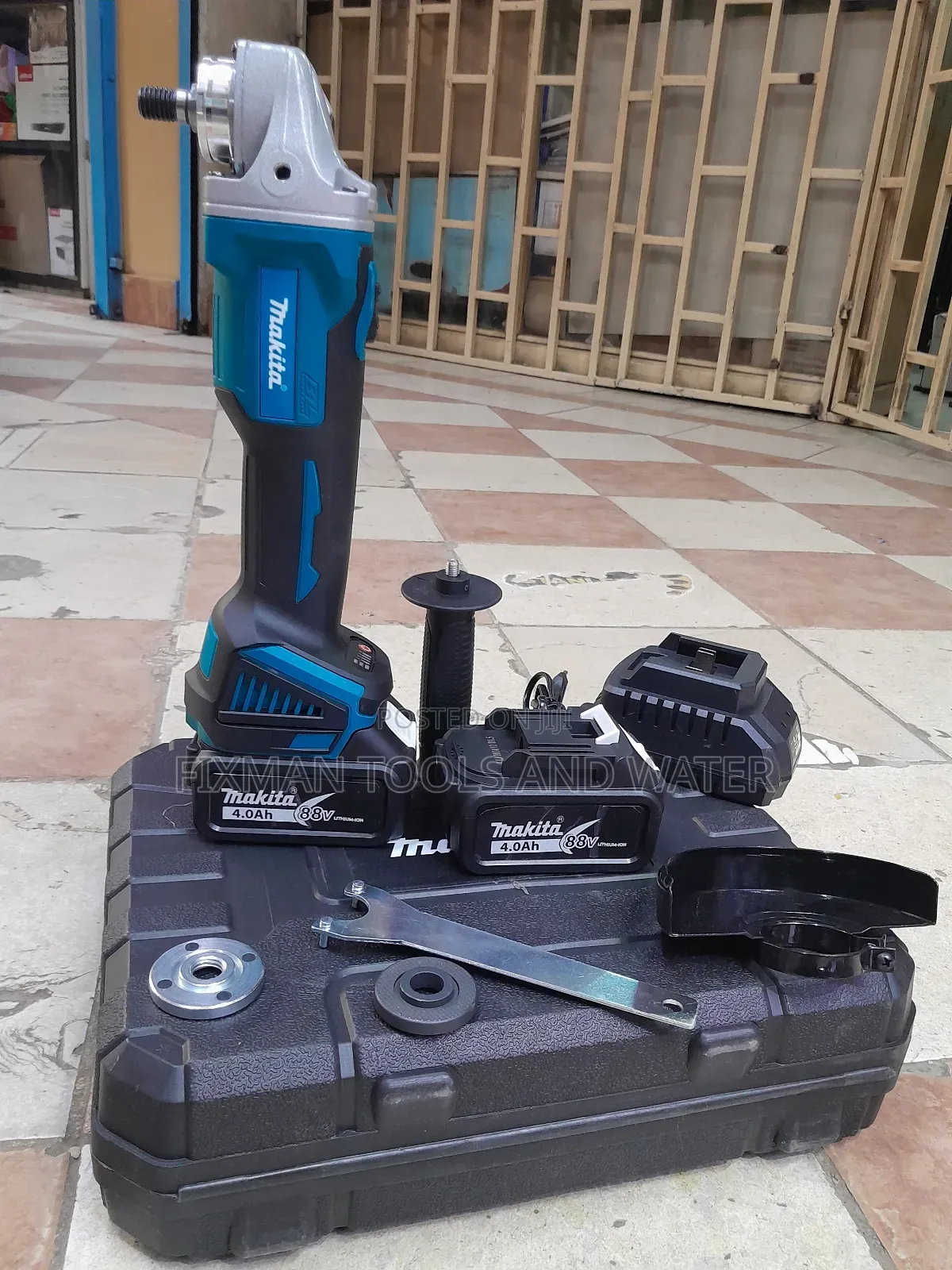 Portable Makita  Cordless Angle Grinder 88 V + 2 Batteries