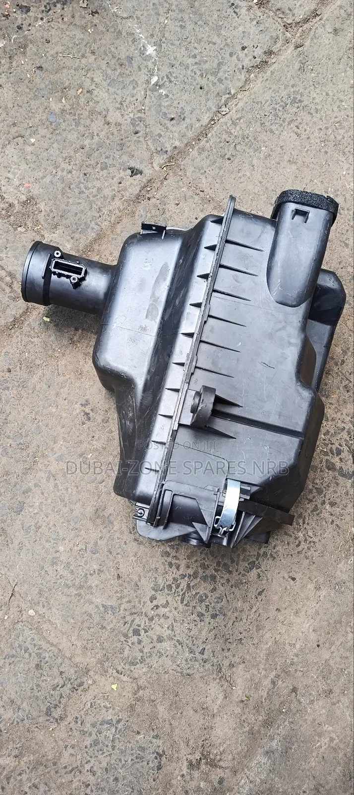 Airclearner Housing 7l,9l Hiace.