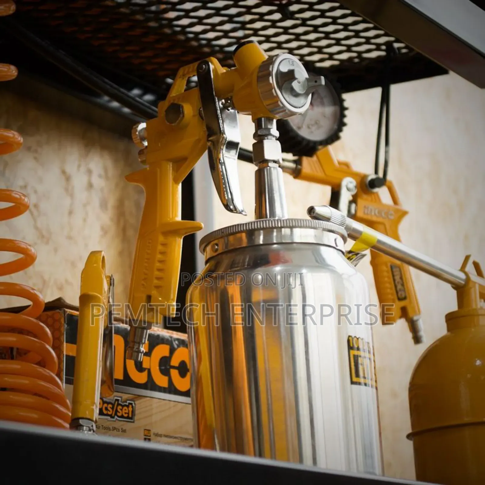 Ingco Asg3101 1000cc Adjustable Spray Gun