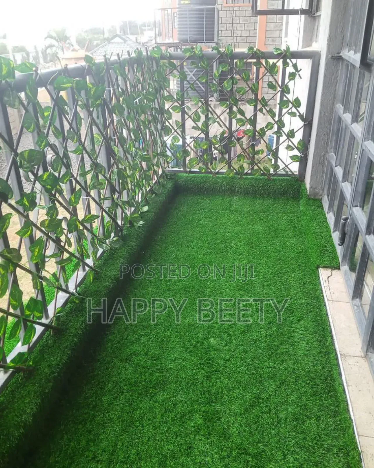 Best Combo for Your Balcony,Grass+ Balcony Fence