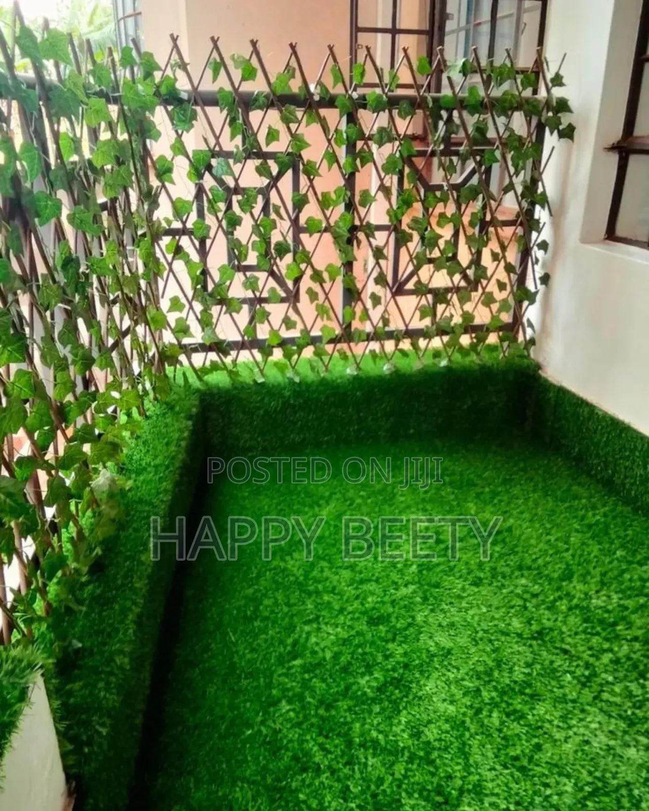 Best Combo for Your Balcony,Grass+ Balcony Fence