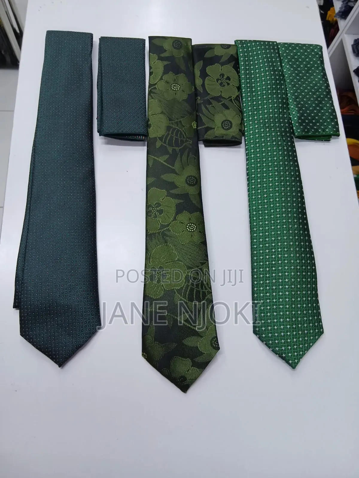 Red Ties Medium